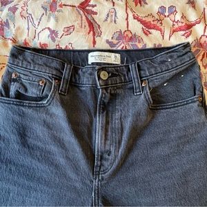 Abercrombie Ultra High Rise 90s Straight Jeans